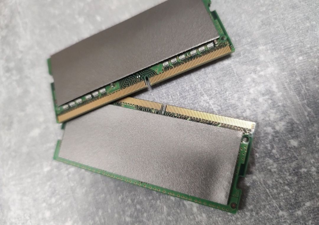 Оперативна пам'ять DDR4 8гб.