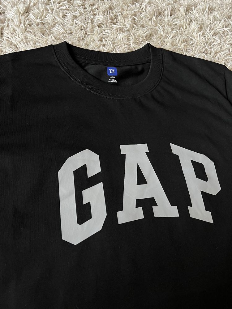 Yeezy Gap Engineered by Balenciaga футболка