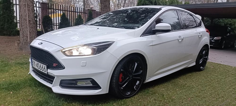 Ford Focus Ford Focus ST 2,0 Turbo z Niemiec stan idealny