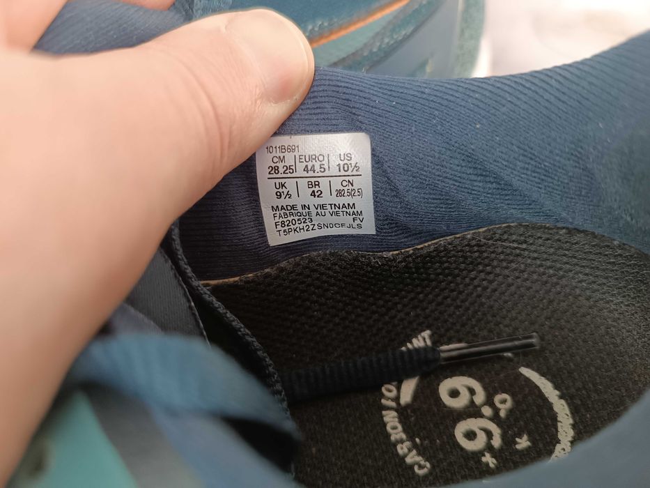 Кроссовки беговые Asics GT 2000 12 размер 44 28 см Vietnam