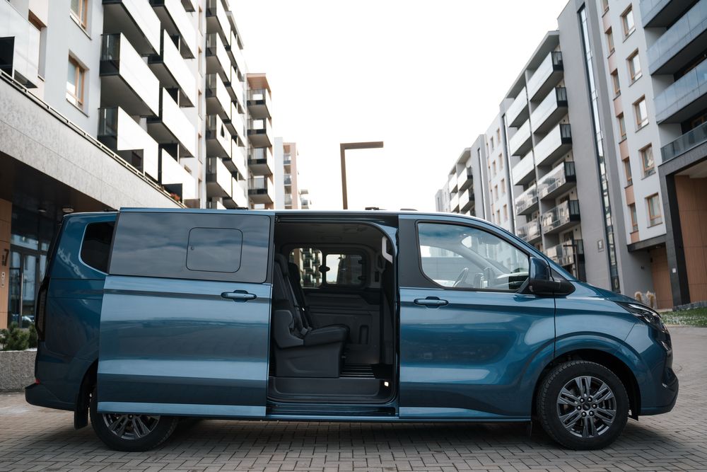 9-osobowy Ford Tourneo Custom 2024 r. na wynajem