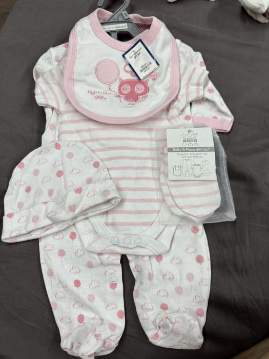 Подарок набор на выписку новорожденной девочке