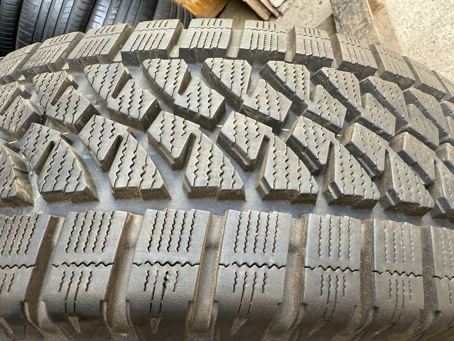 Зимова шина 225/75 R16C 121/120R Bridgestone Blizzak W810 1шт. 10мм