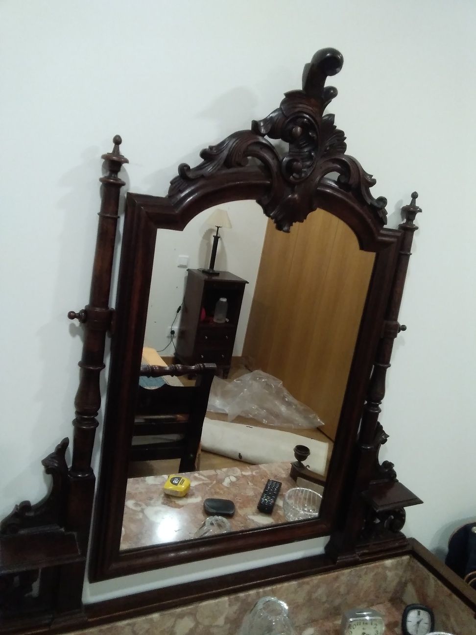 Mobília de quarto. Muito antiga!