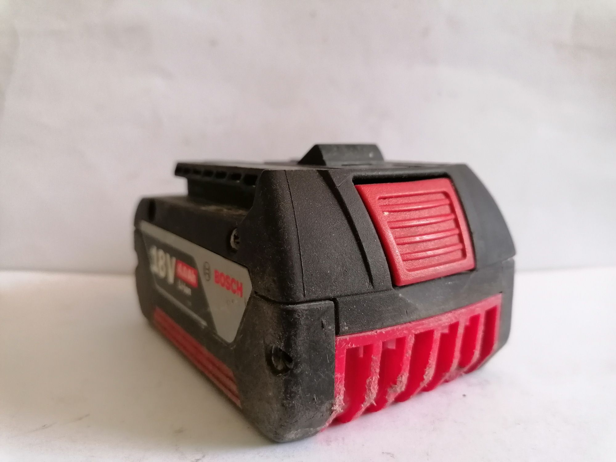 Akumulator bosch 18v. 4ah