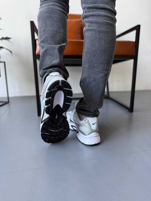 Чоловічі кросівки Nike Zoom Vomero 5 RNR білий з сріблом чорним 1079