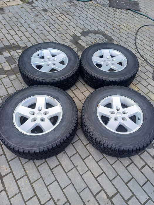 Opony zimowe 17  fega aluminiowa  jeep super stan