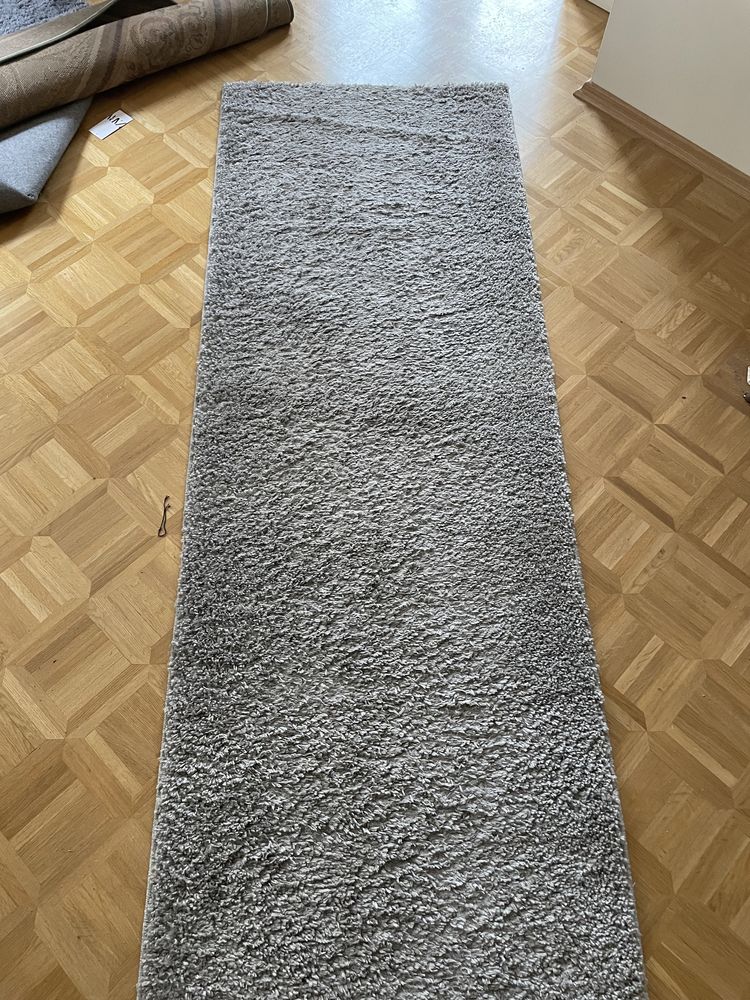 Długi dywan korytarzowy 2m