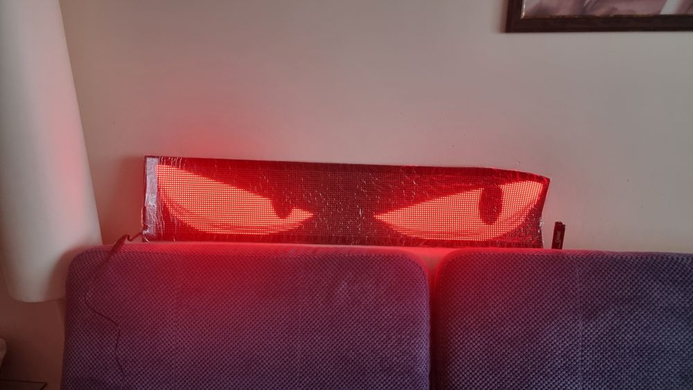 Глаза дьявола в авто или как рекламная вывеска