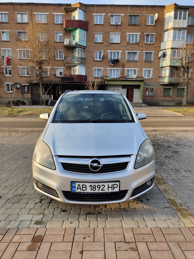 Продам автомобіль Opel Zafira B 2005