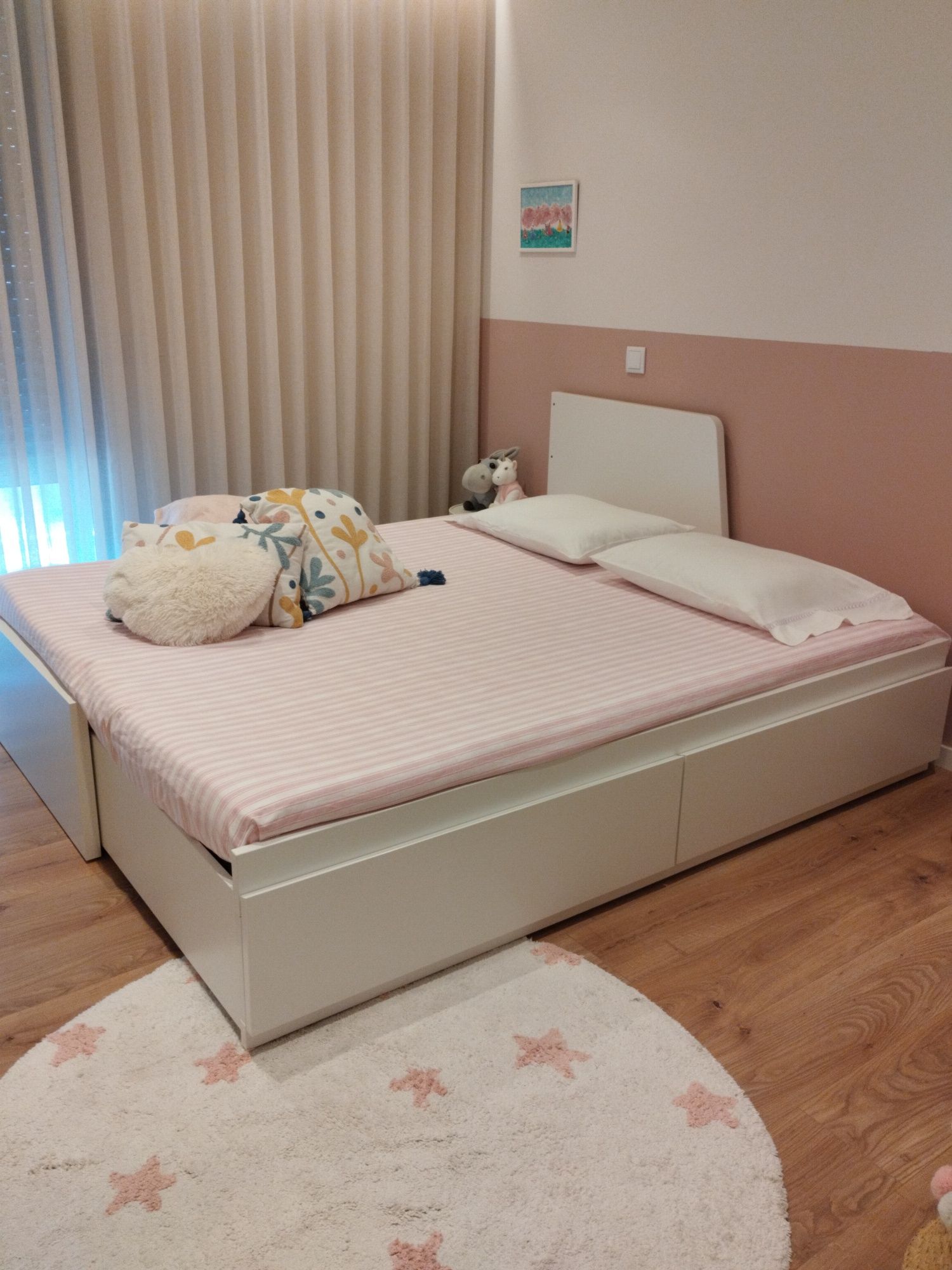 Cama IKEA FLEKKE branca extensível c/ gavetas e colchões