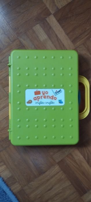 Brinquedo educativo para aprender Inglês