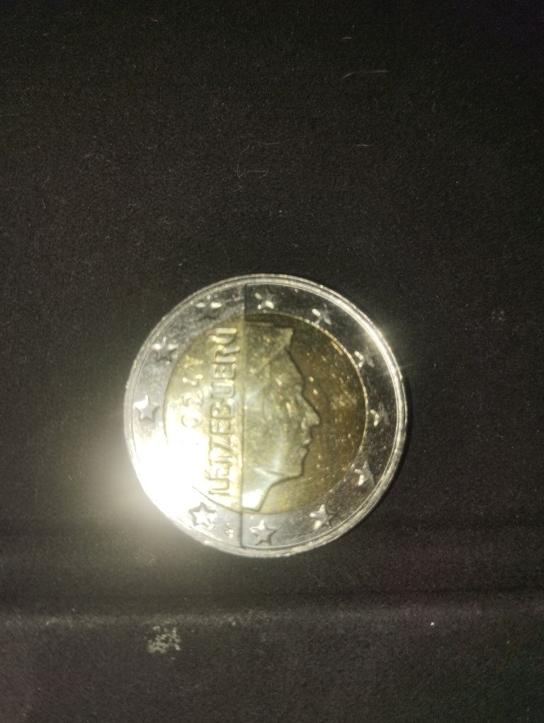 Vendo moedas de 2€ do qual tem uma certa raridade e procura
