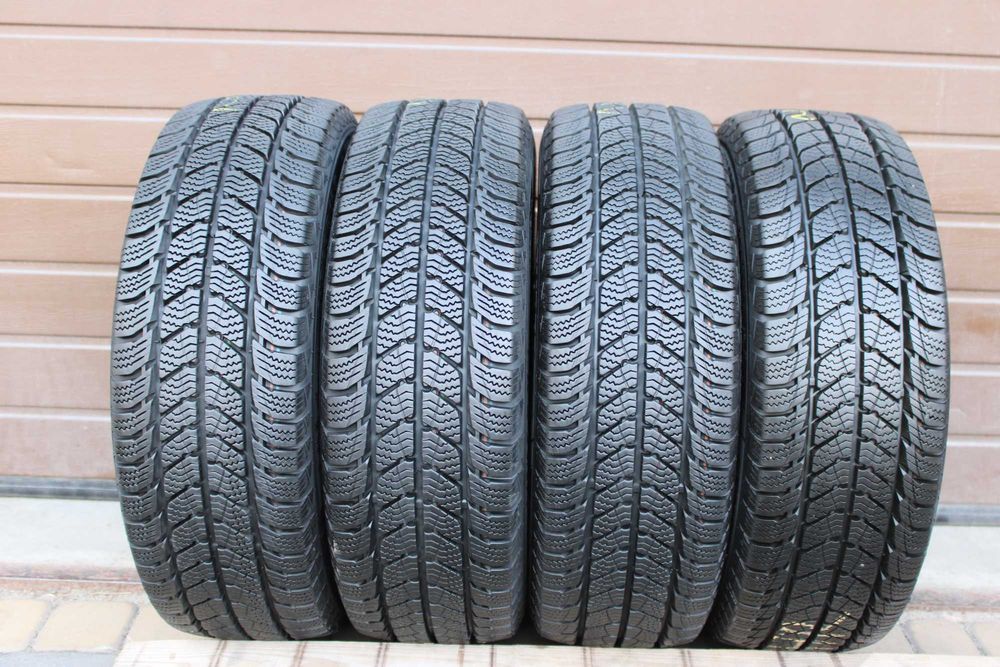 215/65R16C Semperit Van-Grip 3 109/107R 2022r. 10mm 4szt.