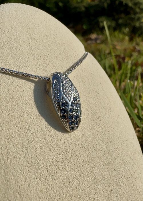 Золотой кулон с бриллиантами и сапфирами 585 пробы