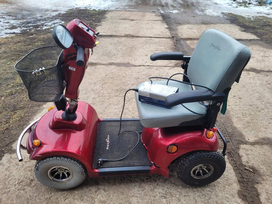 Електро скутер для пожилиж людей