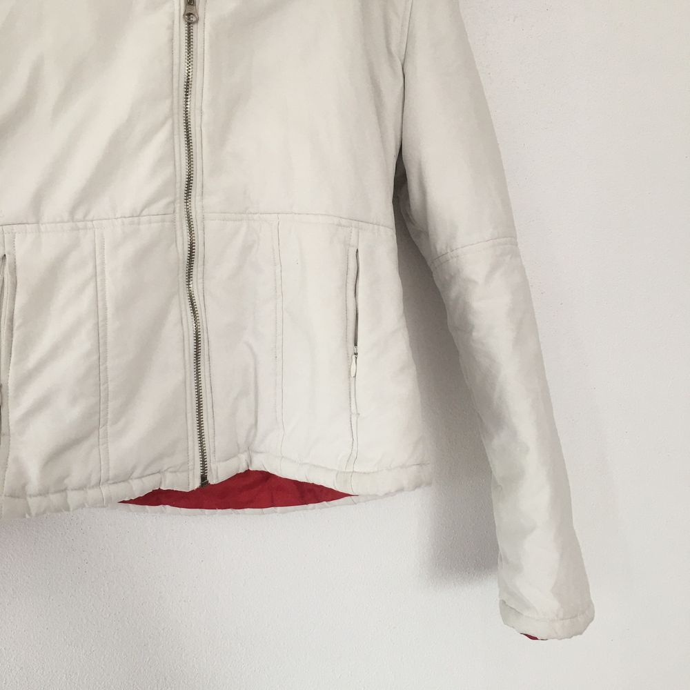Kolekcja kurtka biała rozmiar L 40 z kapturem i puszkiem Clockhouse