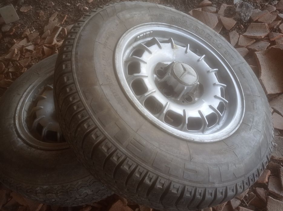 5 Jantes de Mercedes, clássicas.