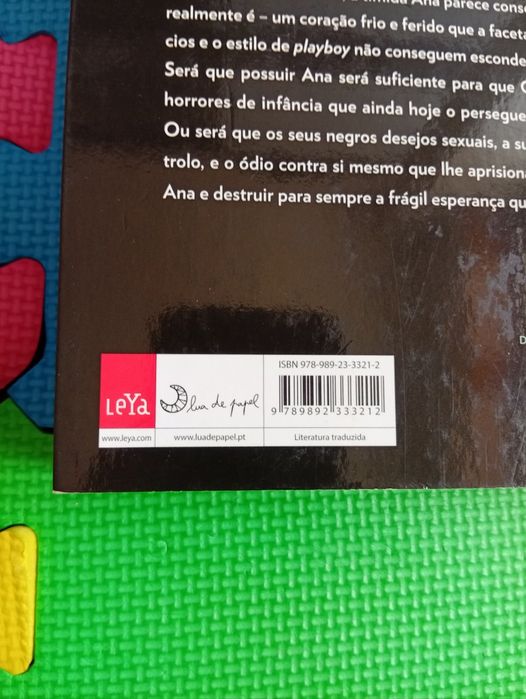 Livro "Grey" de E. L. James