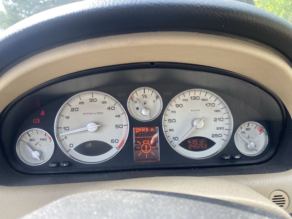 Peugeot 607 2.7 204km