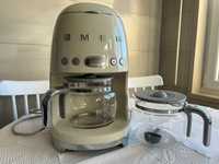 Máquina de café filtro SMEG DCF02CREU