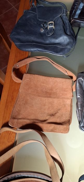 Mochilas /Malas em pele genuína à venda. 3 cada ou 15 todas.