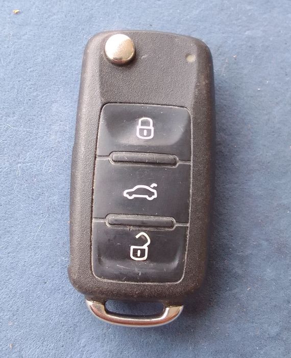 Брелок выкидной ключ автосигнализации Skoda