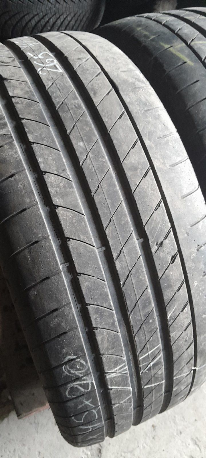 265.45.20 GoodYear 2шт літо шини гума склад Харків Шиномантаж з Європи