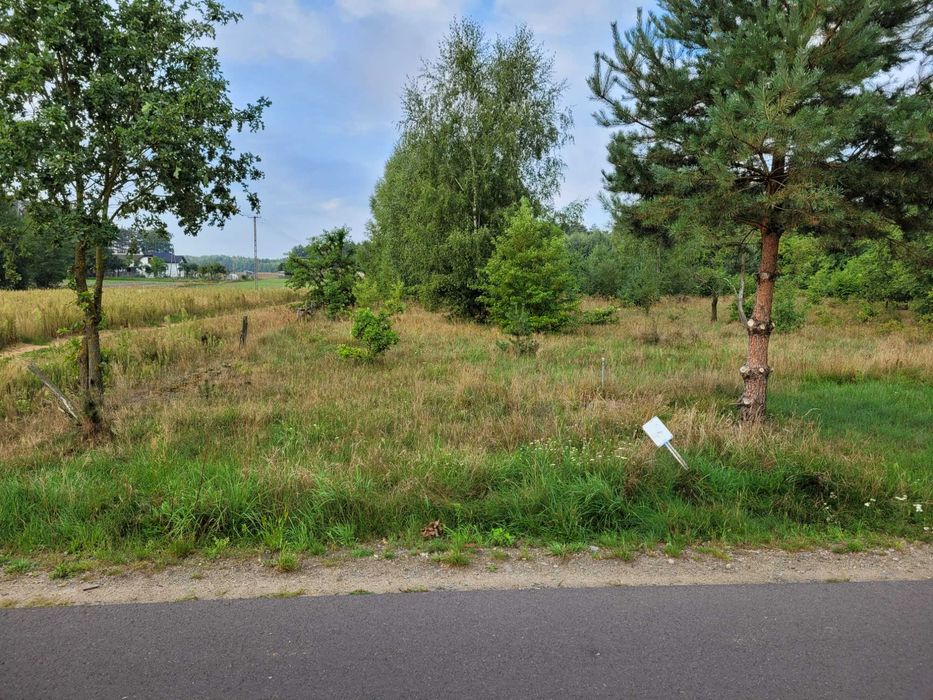 Sprzedam działkę budowlaną w cichej, spokojnej okolicy.