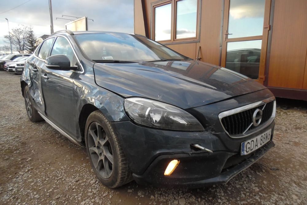 Volvo V40 Cross Country I rej. 2017 Salonowy. 1.5 B AUT. OCEAN/CROSS. Uszk boki. Jeździ.