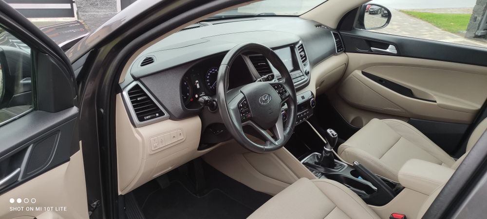 //Hyundai Tucson 1,6T-GDI 177KM//Serwis//NAVI/Kamera/Ledy//
