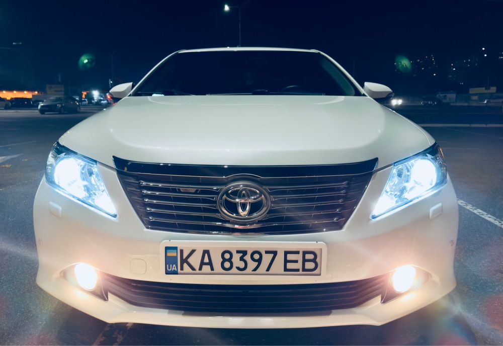 Toyota Camry 2011 рік