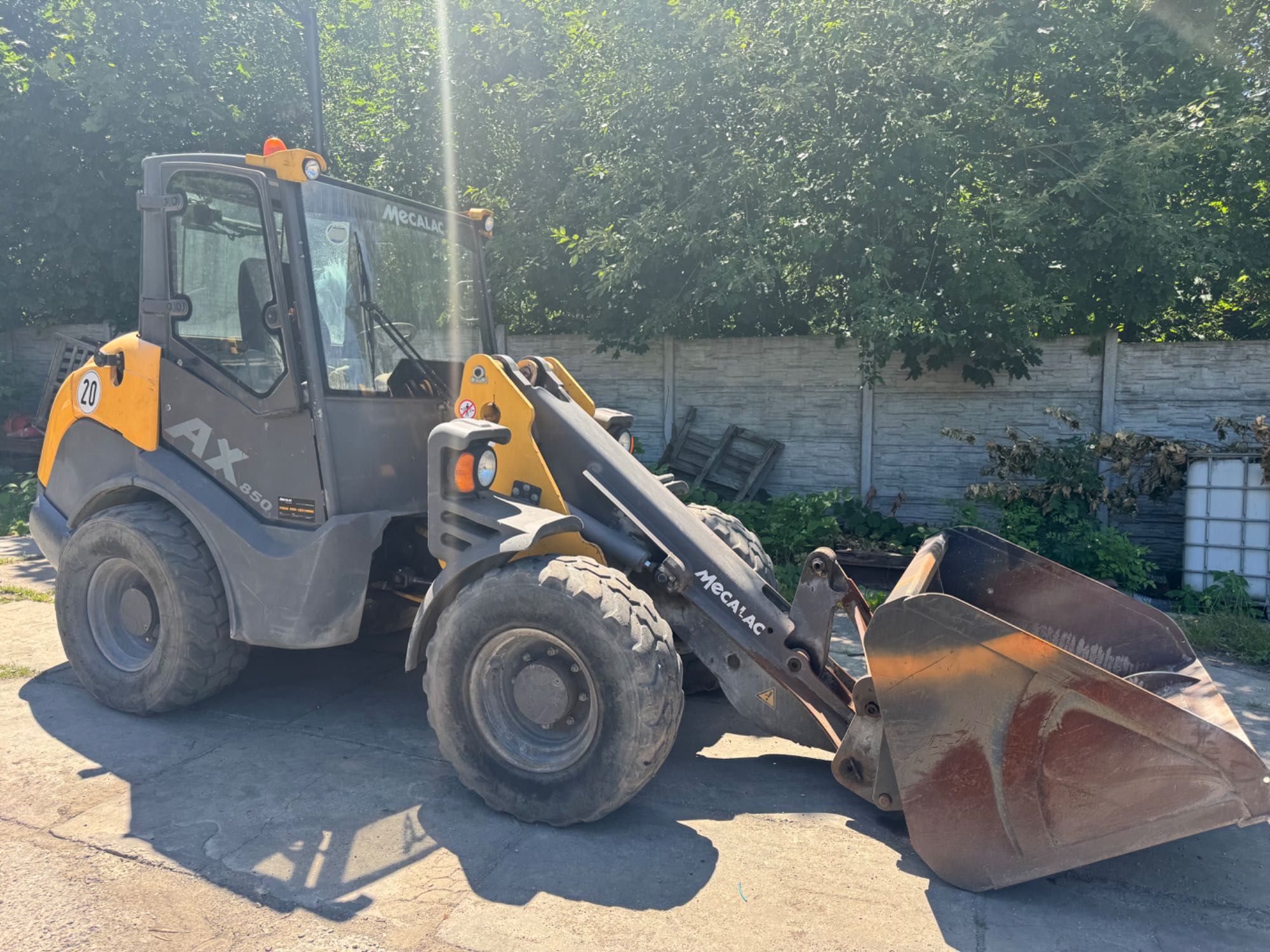 Mecalac  ładowarka AX 850
