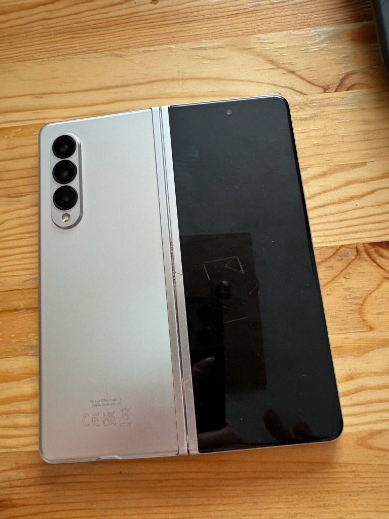 Samsung z fold 3