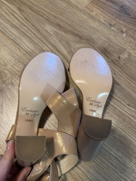 Стильні босоніжки 38 р