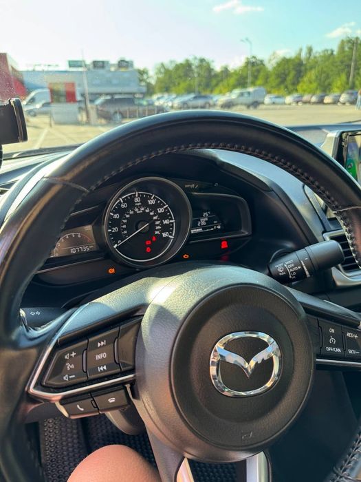 Продам Mazda 3 2017