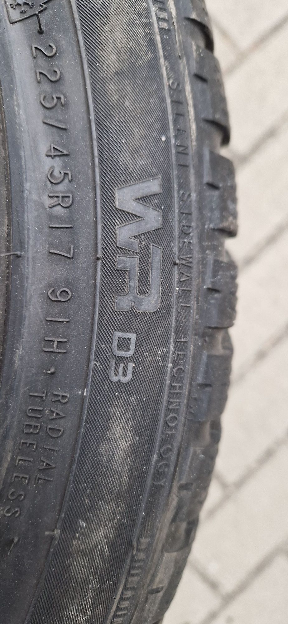 Nokian 225/45/17