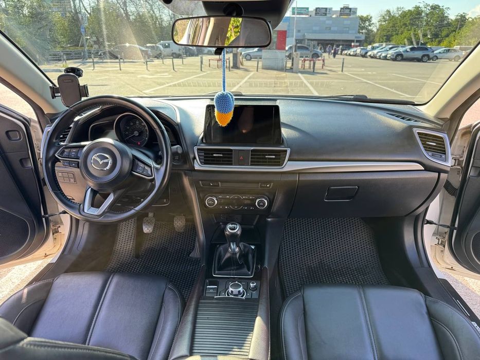 Продам Mazda 3 2017