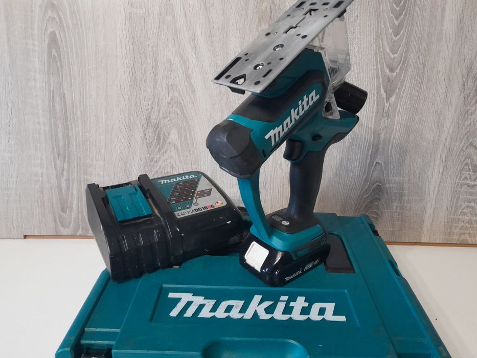 Makita DSD 180 aku wycinarka do regipsow płyt karton gips 18v