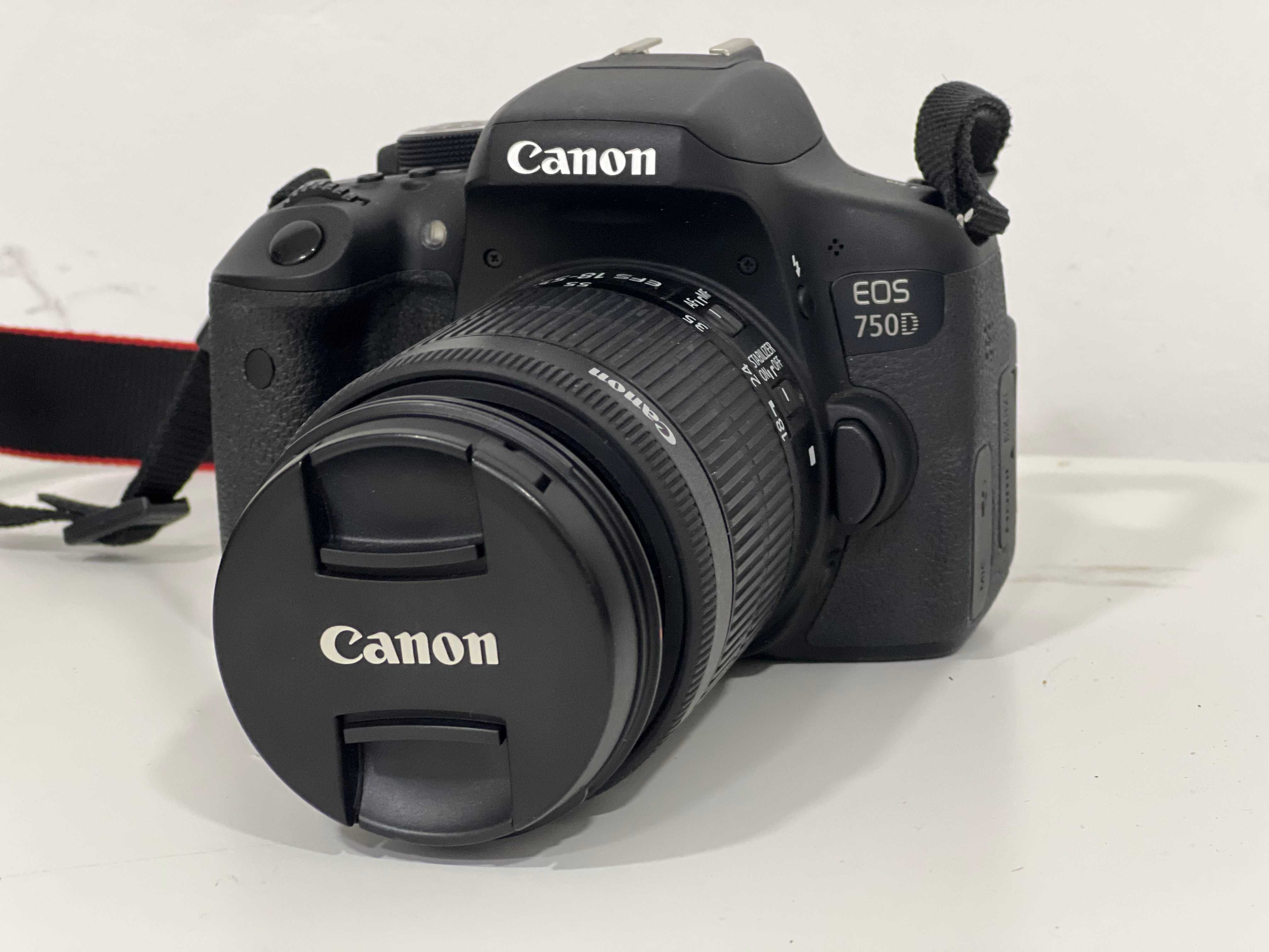 Máquina Fotográfica CANON 750D