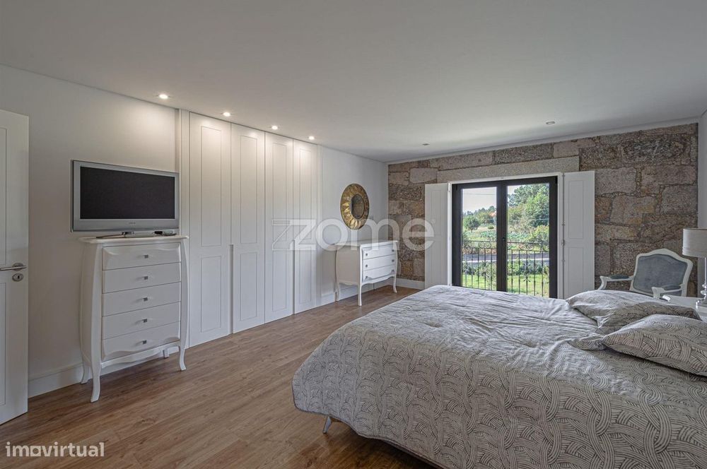 Quinta de Luxo T10 em Queiriz