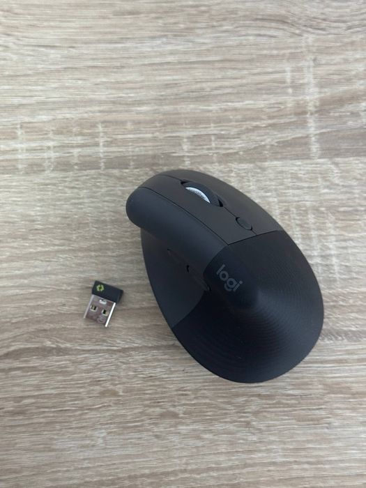 Бездротова миша Logitech Lift Ergonomic Vertical Graphite (910-006473)