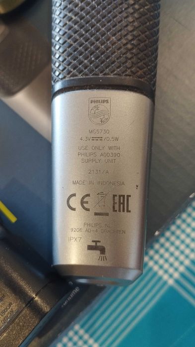 Máquina Philips Série 5000 Modelo MG5730 (Para peças)