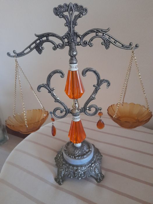 Fruteira e enfeito como novos