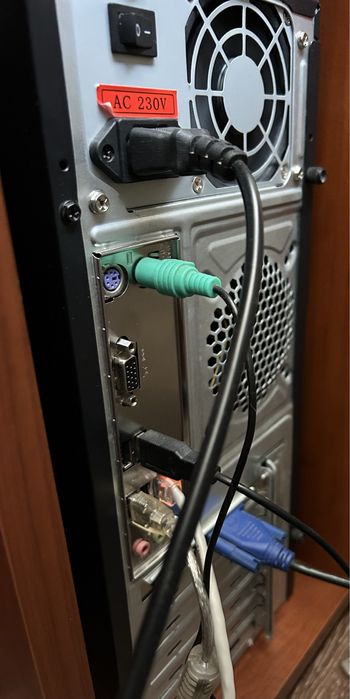 Домашній ПК, монітор та системний блок