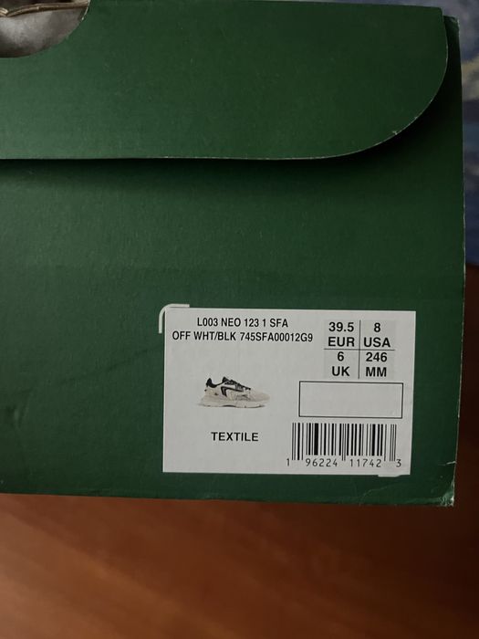 Оригінальні кросівки Lacoste