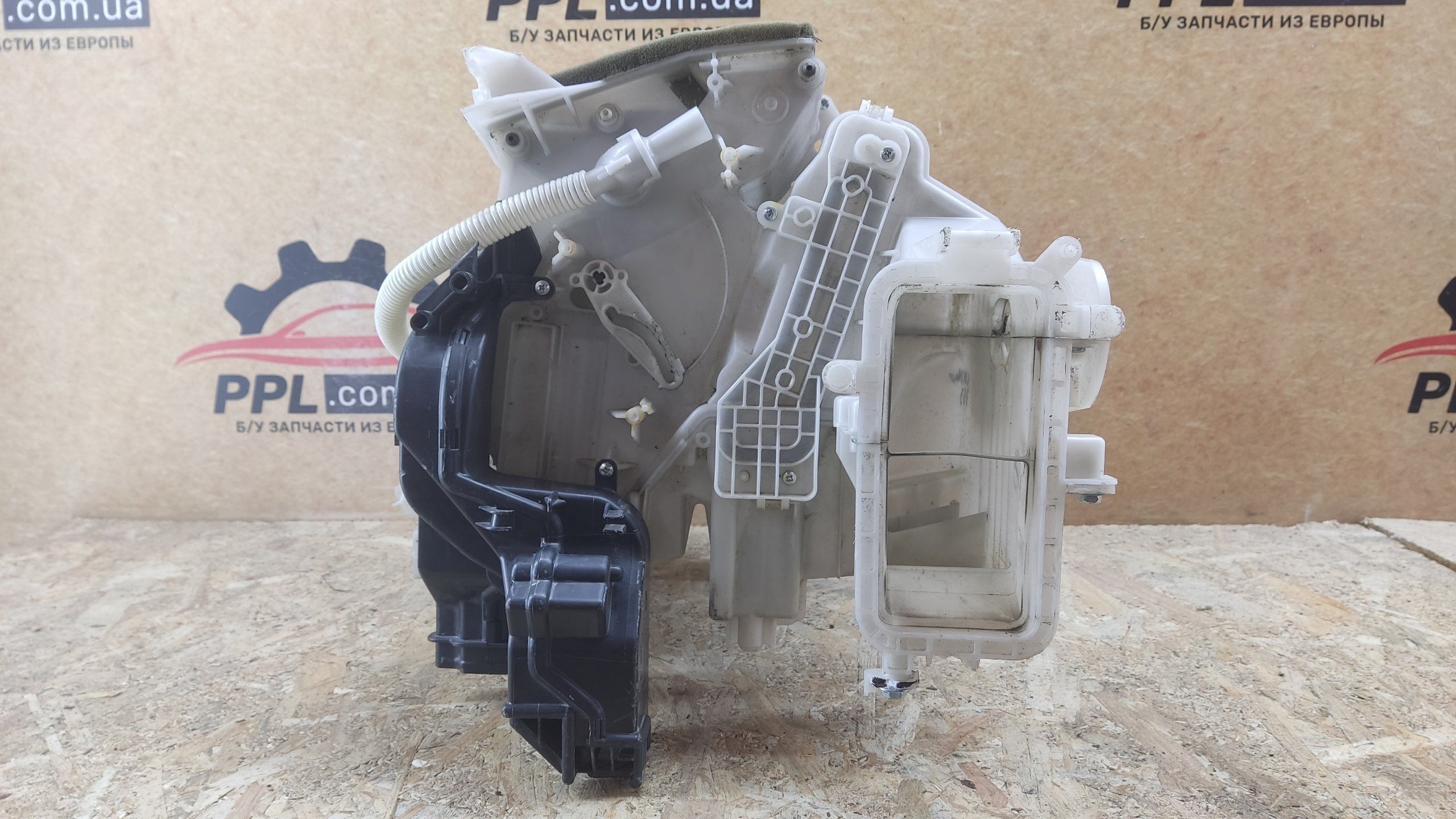 Subaru Outback IV 2009-2014 печка корпус печки 72100AJ280