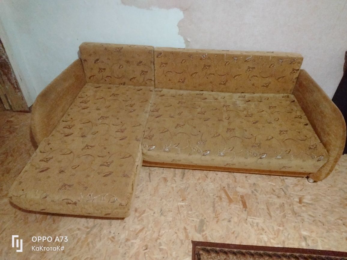 Продам диван в гарному стані