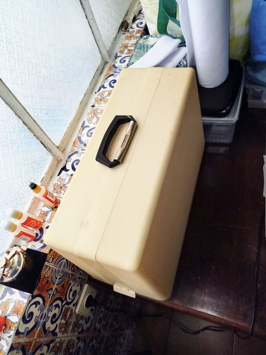 Máquina de costura Suprema em bom estado