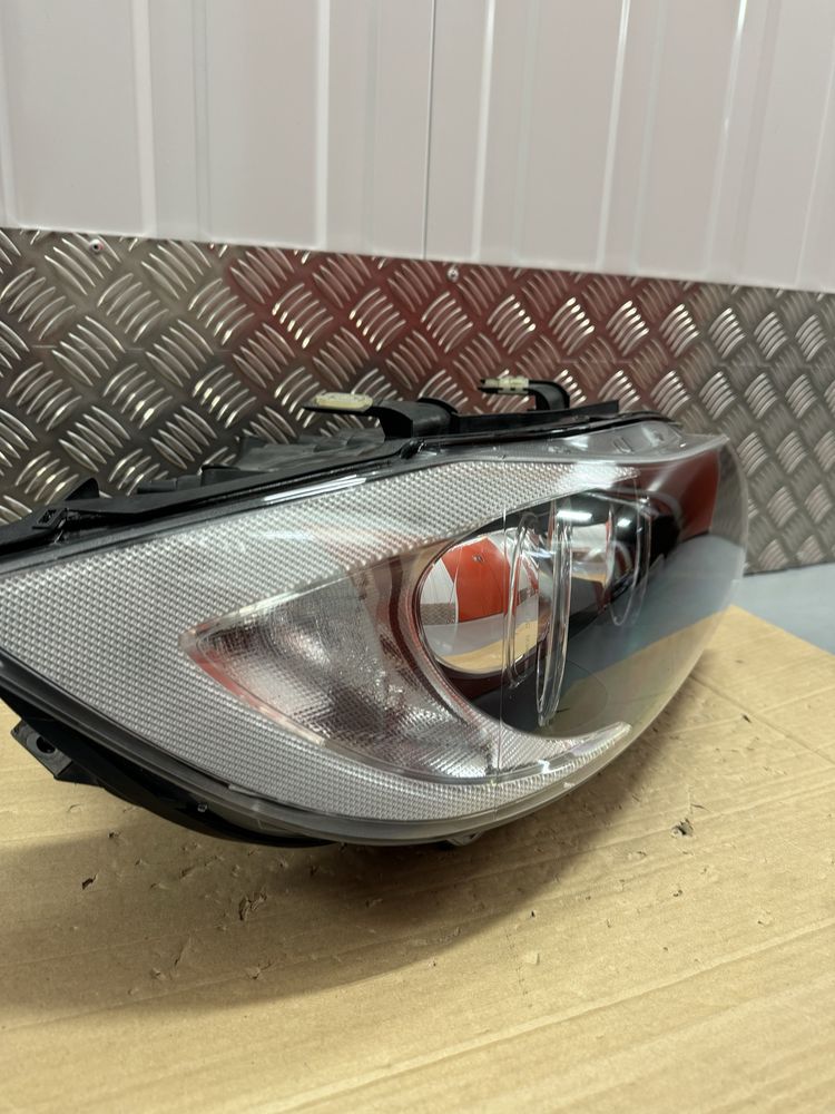Prawa lampa BMW E90 E91 BI XENON NIESKRĘTNY Reflektor prawy EU